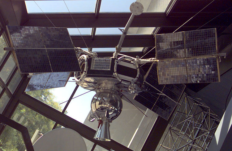 NASA photo, Explorer 33 display model Source: NSSDCA Master Catalog explorer33.jpg