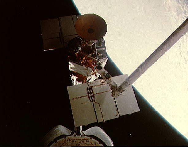 Solar Maximum Mission Observatory being captured by STS-41C (Challenger) during its repair, NASA photo smm_capture.jpg