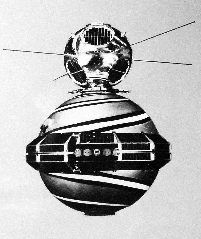 Transit 2A and SOLRAD 1 in launch configuration, NASA photo Source: NSSDCA Master Catalog transit_2a_solrad_1.jpg