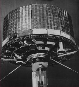 Image of the TIROS  4 spacecraft.